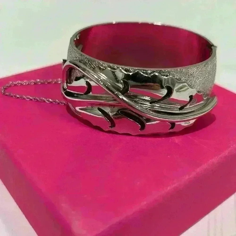 Cuff bracelet